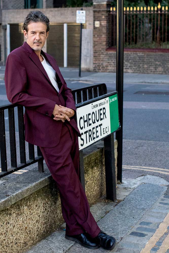 Paul-Shottner english actor I am amangement (3)