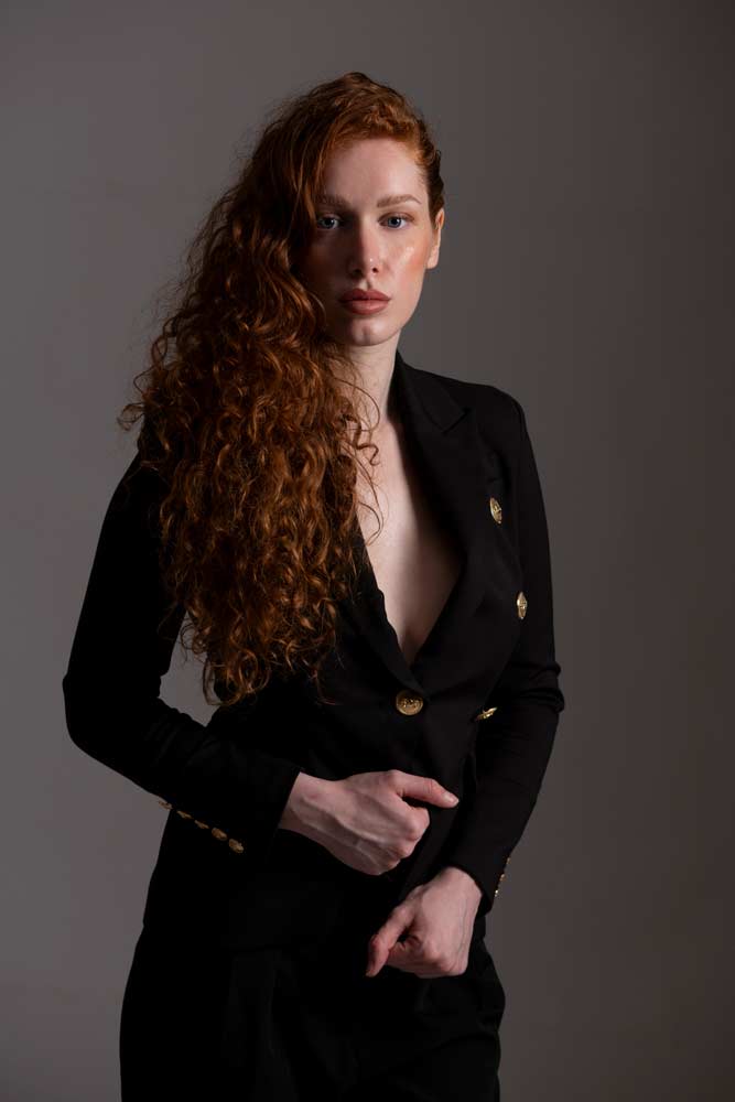 Aurora-modella-con-capelli-rossi-I-AM-MANAGEMENT-1
