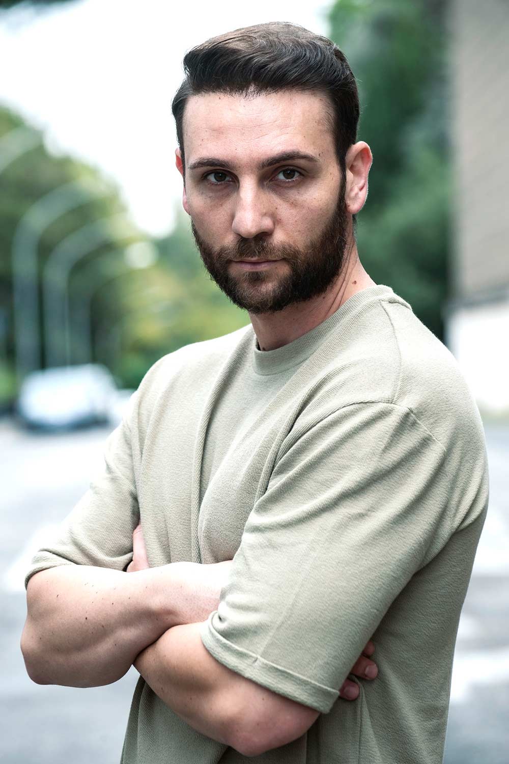 Mirko attore romano 30 anni con barba