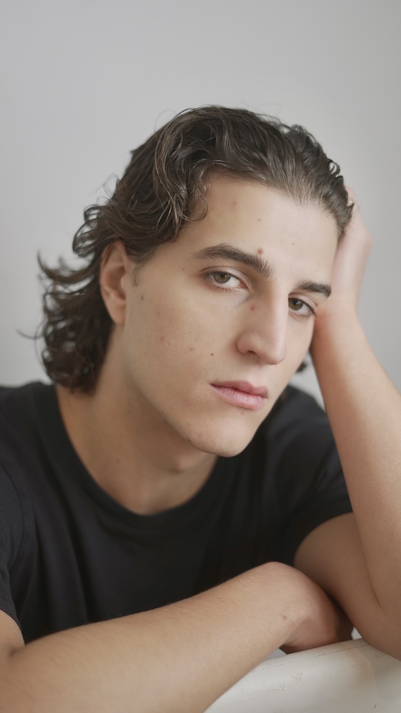 Joi Giovane attore lombardo, casting directors, cinema, serie tv, cinematografia italiana, modello capelli lunghi
