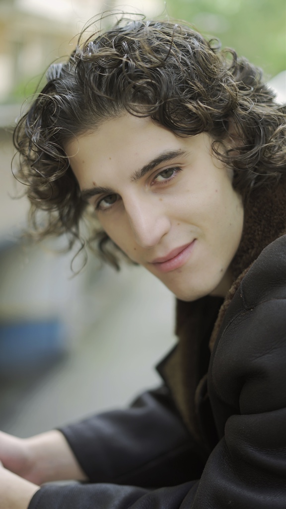 Joi Giovane attore lombardo, casting directors, cinema, serie tv, cinematografia italiana, modello capelli lunghi