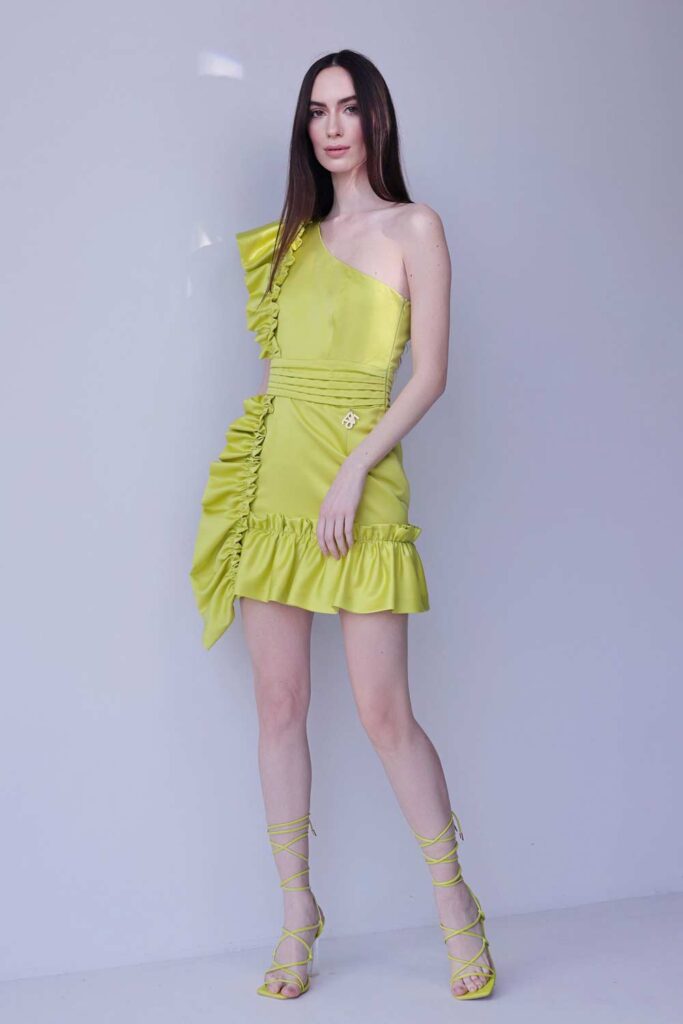 modella professionista, international model, italian model, brunette model, model modella, showroom, compagne moda, modeling