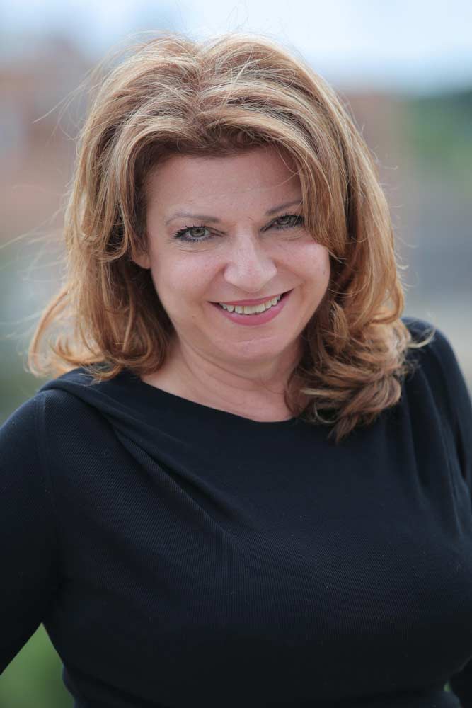 Luana Cannistraci attrice 50 60 anni Roma parla inglese francese