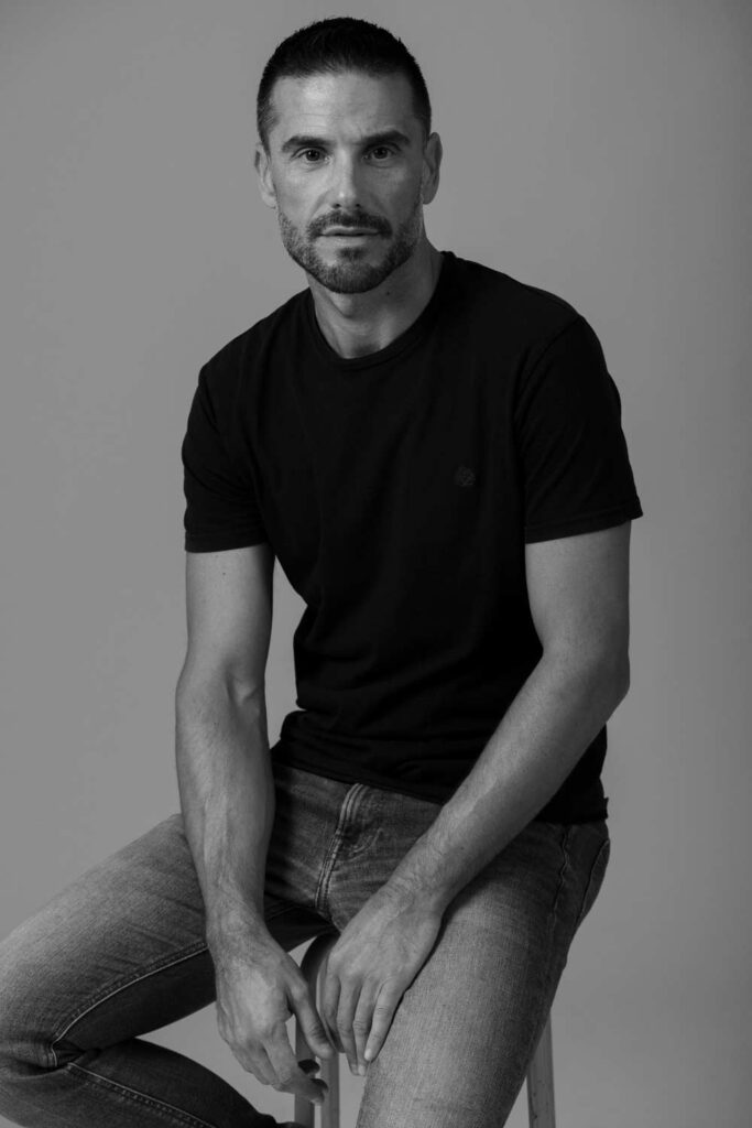 modello over 40, grey model, campagne pubblicitarie, spot tv, model management, agenzia per attori e modelli a Roma.
