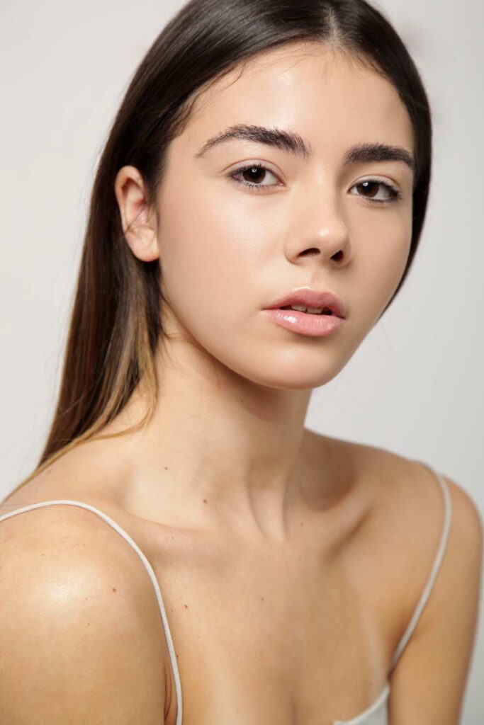 ballerina di danza classica, giovane modella, sfilate, showroom, campagne pubblicitarie, subdued, modella subdued, new faces, model, modeling, agenzia di moda, model management
