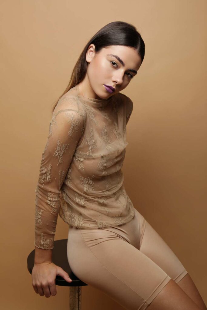 ballerina di danza classica, giovane modella, sfilate, showroom, campagne pubblicitarie, subdued, modella subdued, new faces, model, modeling, agenzia di moda, model management