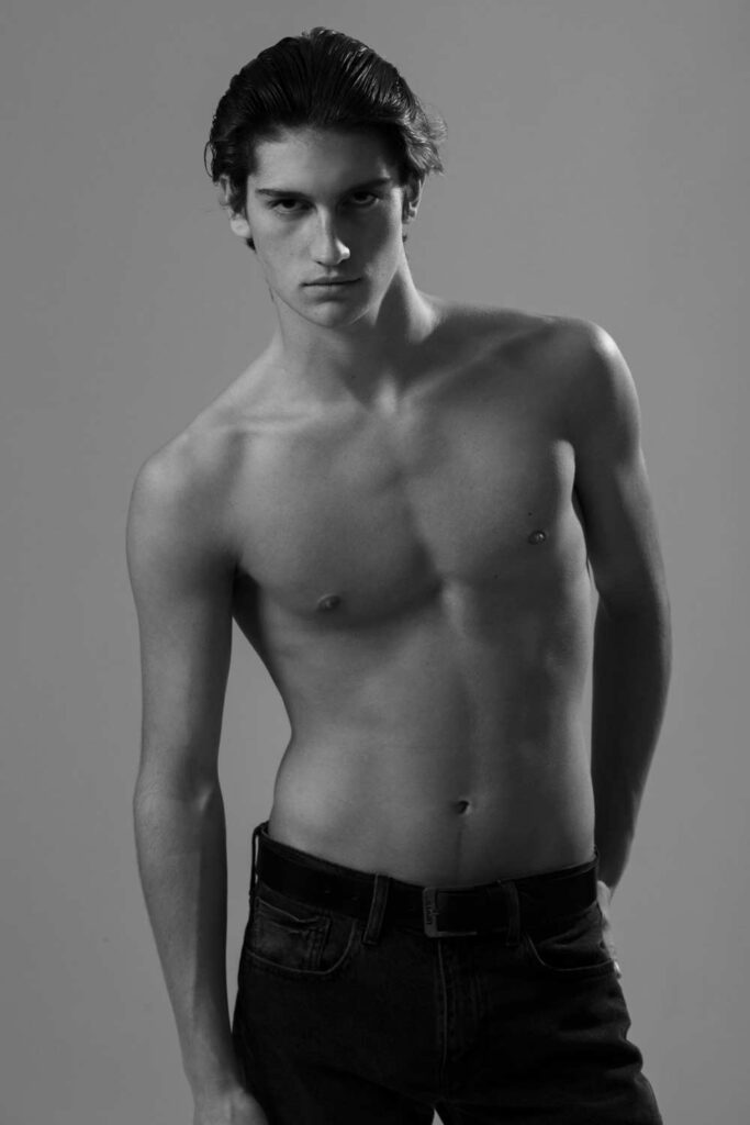 giovane modello, giovane danzatore , ballerino di danza classica, model, new faces model, model management, agenzia di moda