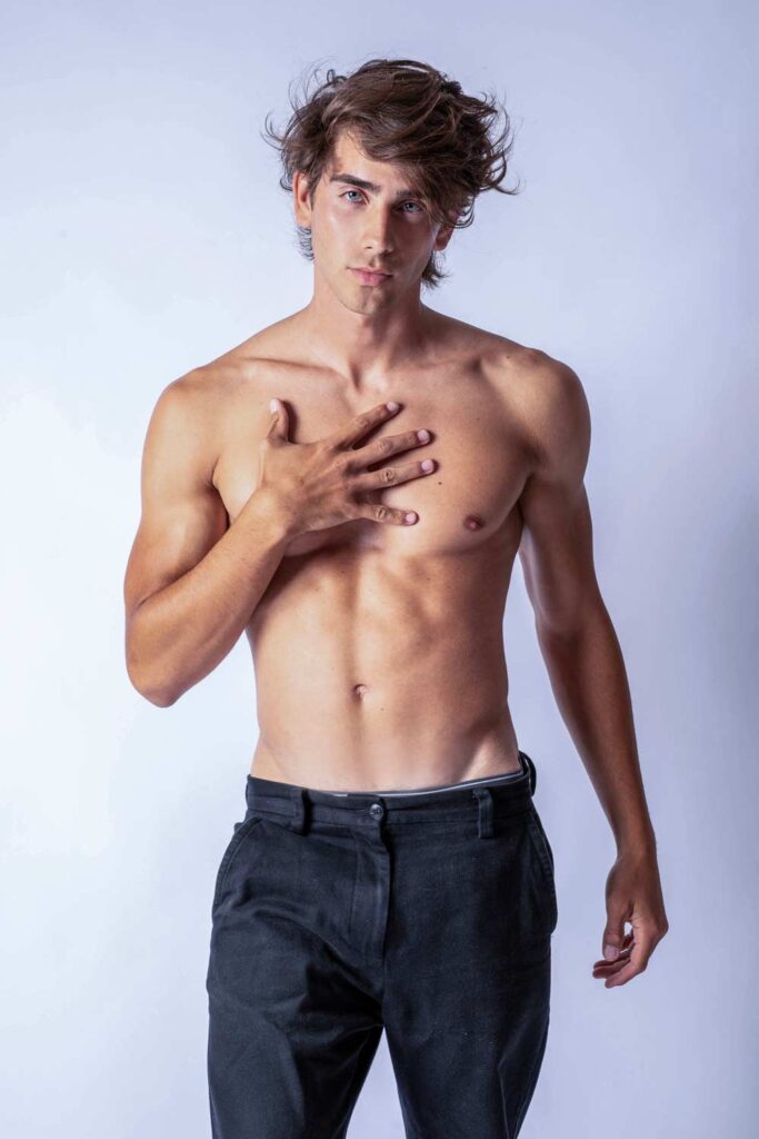 modello fisico scolpito, fitness model, modello sfilata