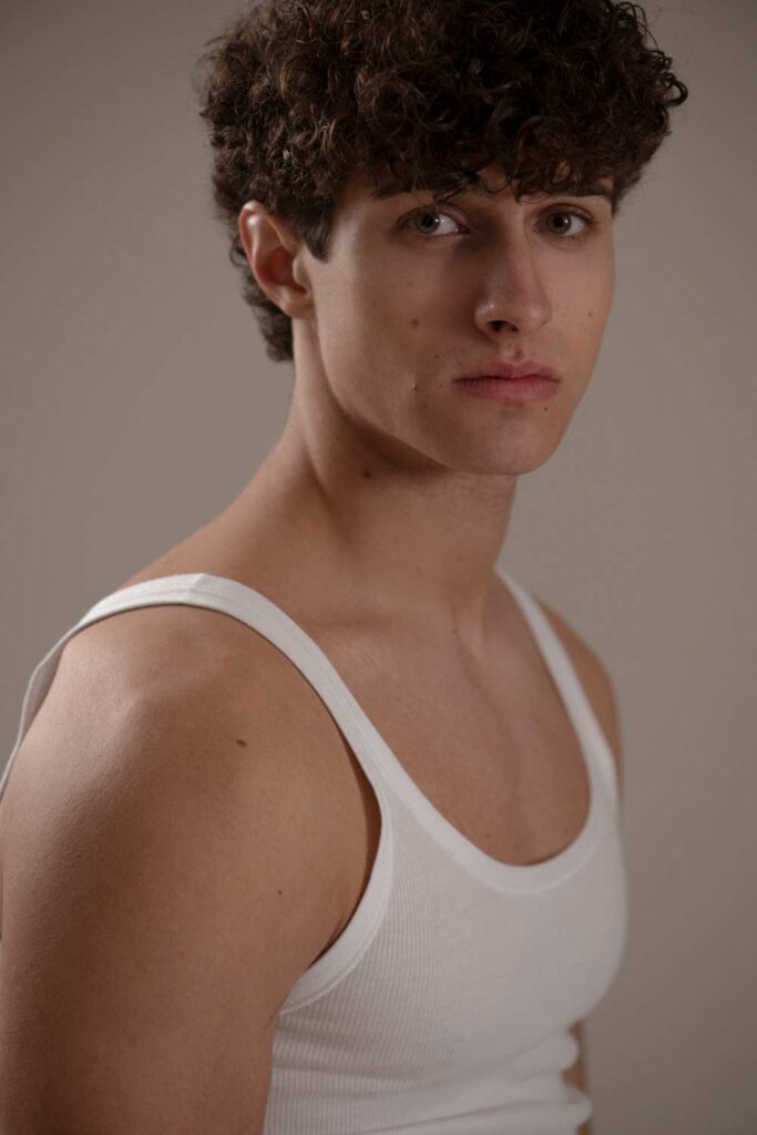 giovane modello, new faces model, modello ventenne, modello con occhi verdi, modello a Roma, modeling, agenzia di moda a Roma, model agency, fashion agency, I AM MANAGEMENT