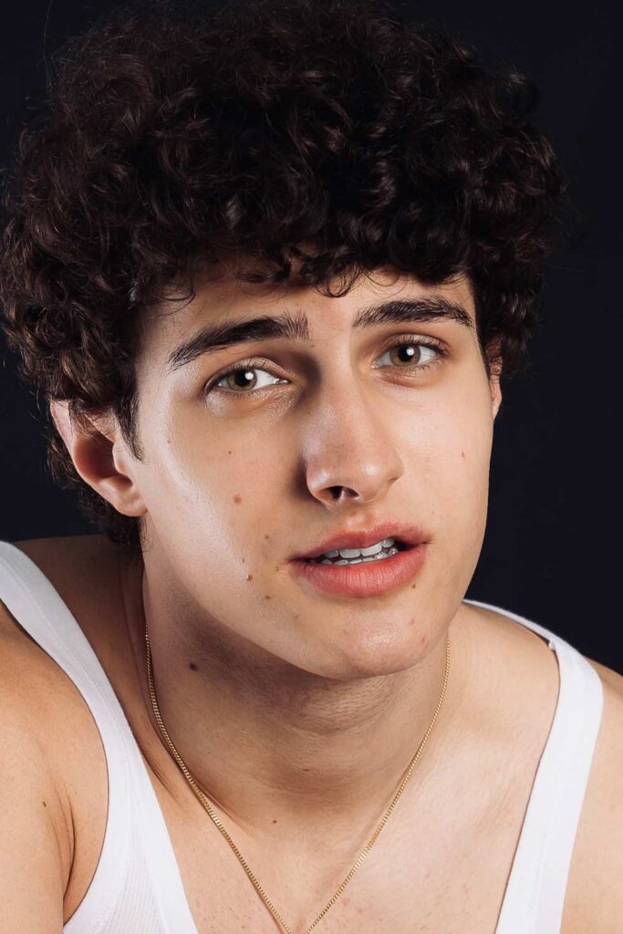 giovane modello, new faces model, modello ventenne, modello con occhi verdi, modello a Roma, modeling, agenzia di moda a Roma, model agency, fashion agency, I AM MANAGEMENT