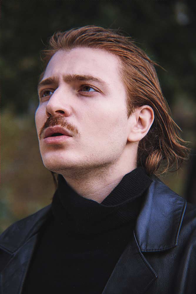 Fabius attore con capelli rossi, attore con lentiggini, attore italiano, italian actor in Rome, attore per adv, spot pubblicitari