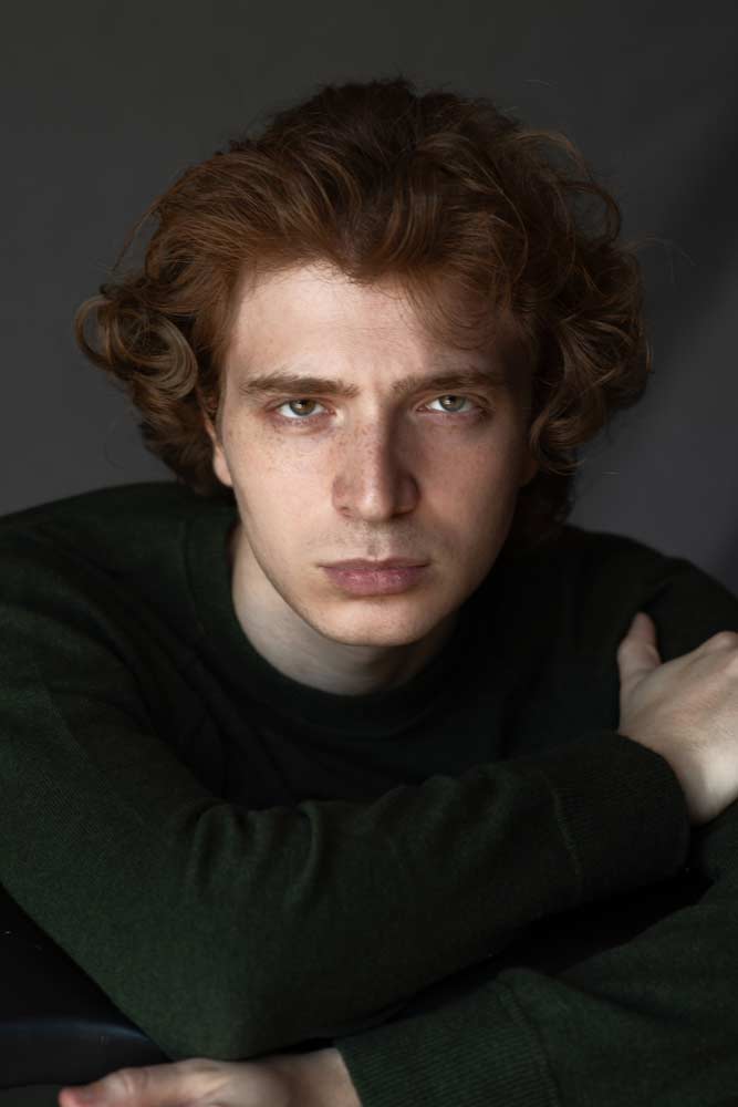 Fabius attore con capelli rossi, attore con lentiggini, attore italiano, italian actor in Rome, attore per adv, spot pubblicitari
