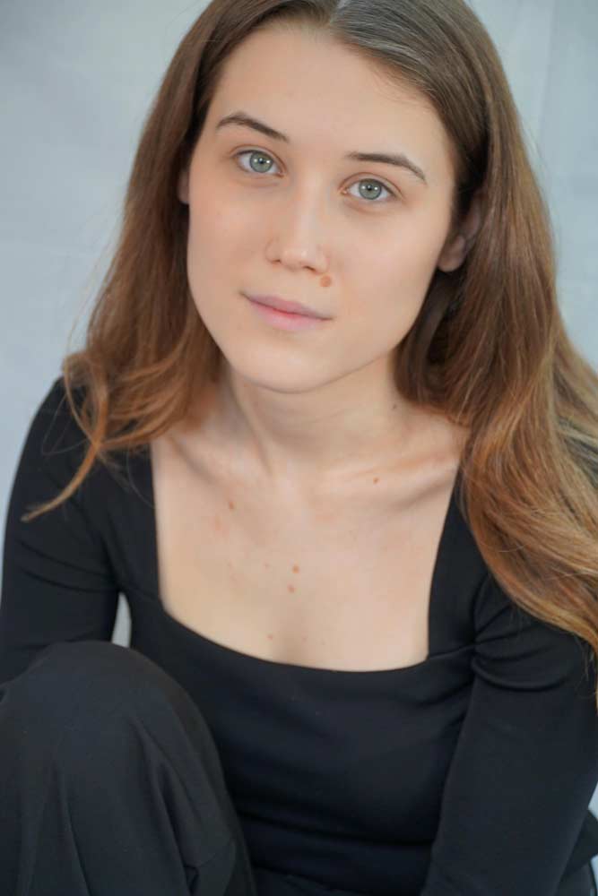 Aurora giovane attrice veneta, attrice giovane con occhi chiari, attrice con viso angelico, italian actress