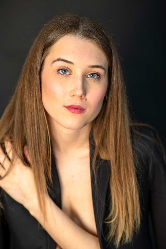 Aurora giovane attrice veneta, attrice giovane con occhi chiari, attrice con viso angelico, italian actress