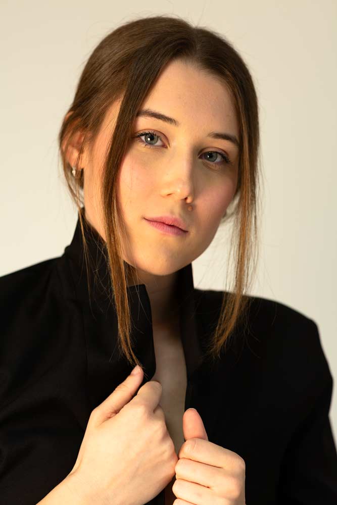 Aurora giovane attrice veneta, attrice giovane con occhi chiari, attrice con viso angelico, italian actress